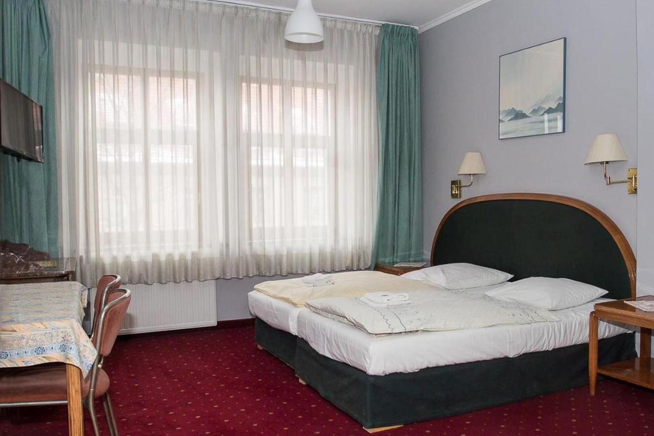 Hotel Karkonosze Kamienna Gora Dış mekan fotoğraf